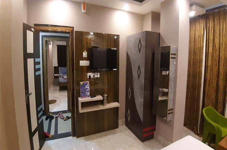 HOTEL S.O.M.S EMPIRE