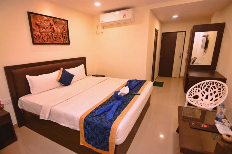 LA MACAW RESORT,   TAJPUR