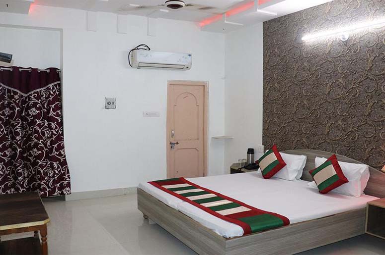 HOTEL SANTOSH