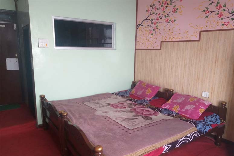 HOTEL SUNRISE,      DARJEELING