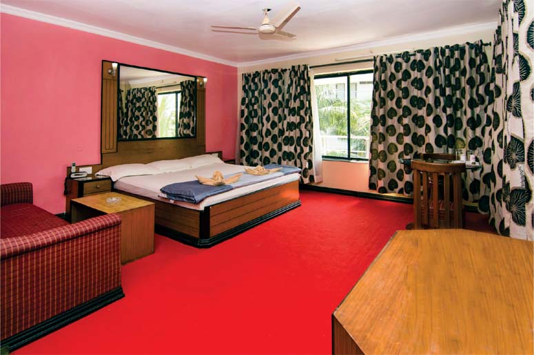 HOTEL DOLPHIN,    OLD DIGHA