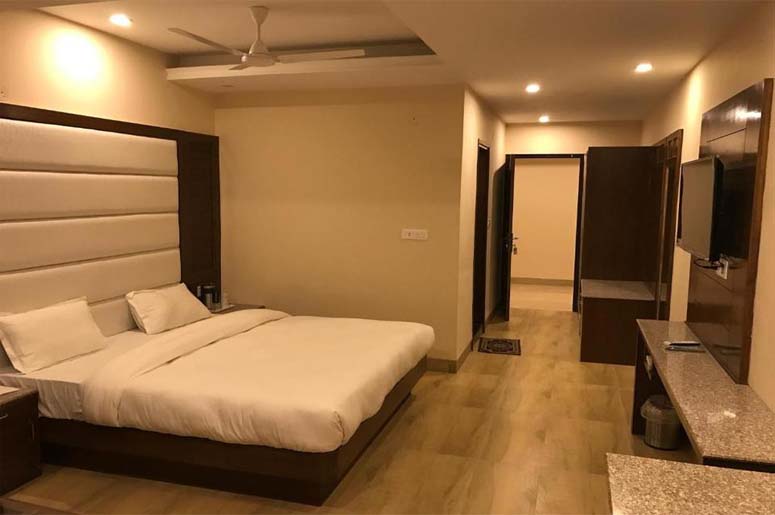 HOTEL BASERA,           MUSSORIE