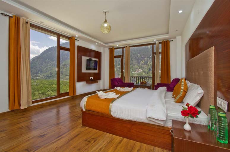 APPLE CRESCENT,  MANALI