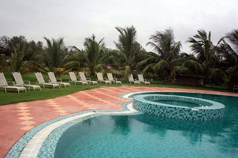THE SANA BEACH,      MANDARMANI