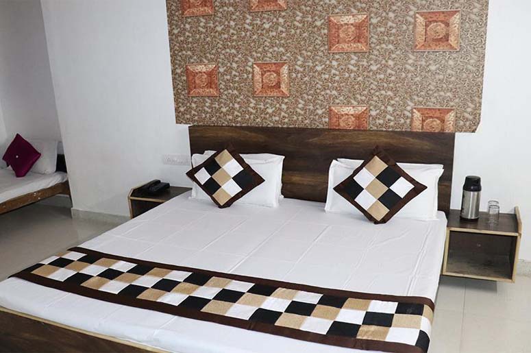 HOTEL SANTOSH