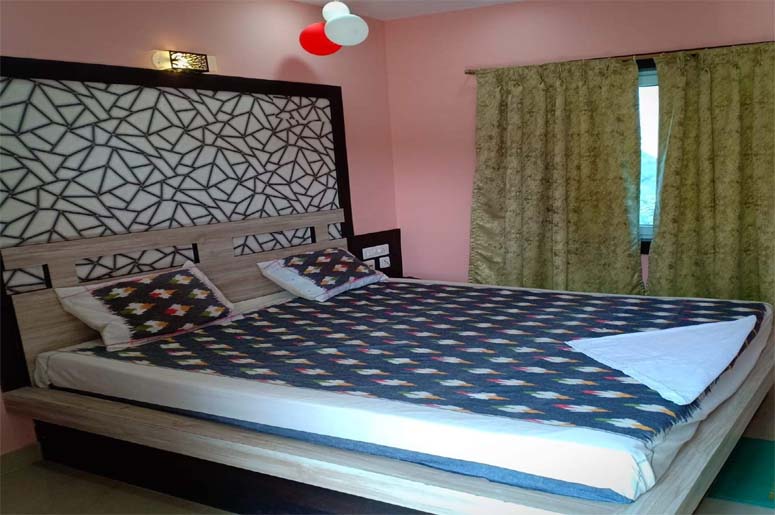 BHARATI INN,                                         PURI