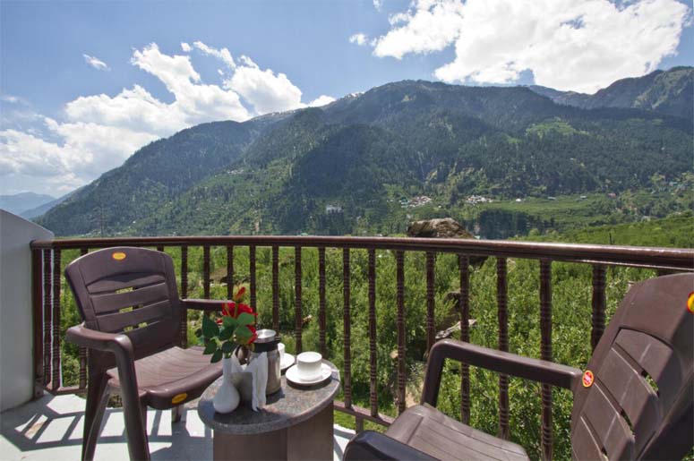 APPLE CRESCENT,  MANALI