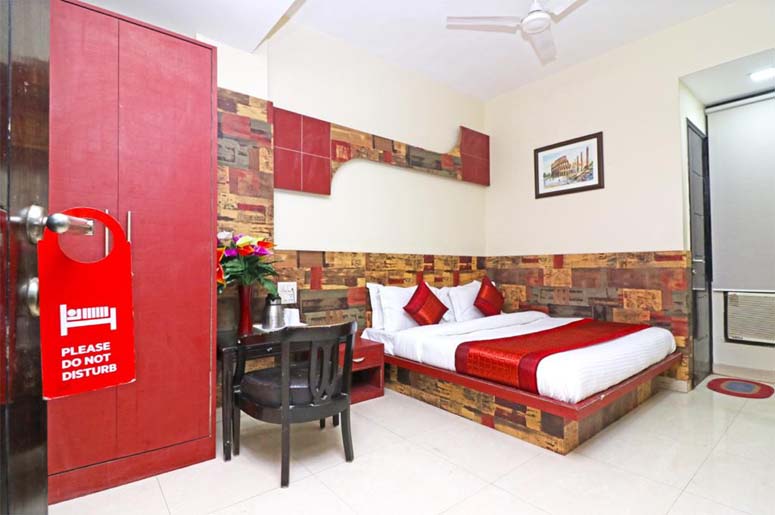 HOTEL MAHAJAN PALACE,   DELHI